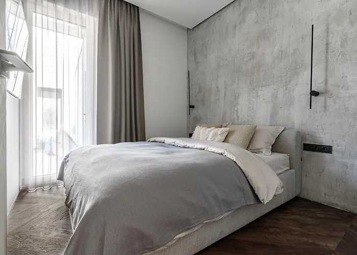 Ajeru 2 * Παλάγκα